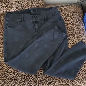 Size 20 Torrid Black Jeans with star print